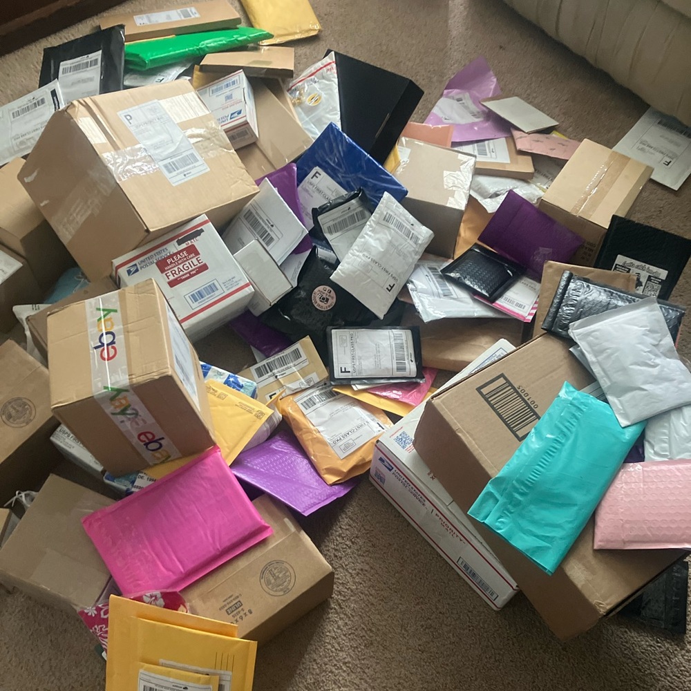 4/$15 Mystery Amazon Pallet Packages 2//$10